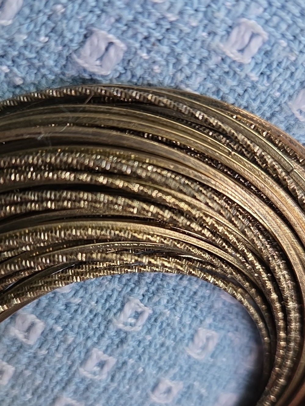 Multi-Strand Stack Of 80 Single Interlocking Bracelets. - Picture 8 of 11
